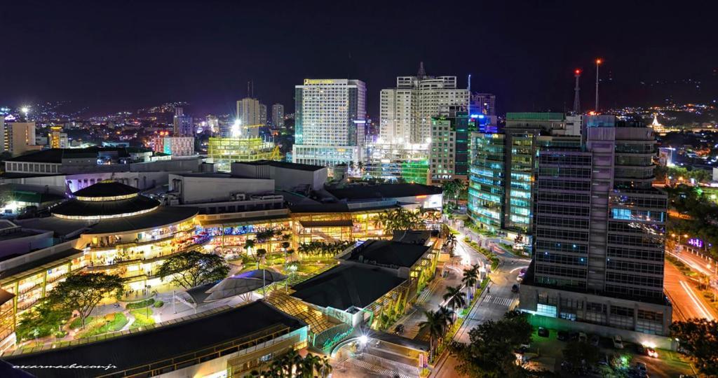 セブ市 Mabolo Garden A4 Near Ayala Mall Free Gym Poolアパートホテル エクステリア 写真